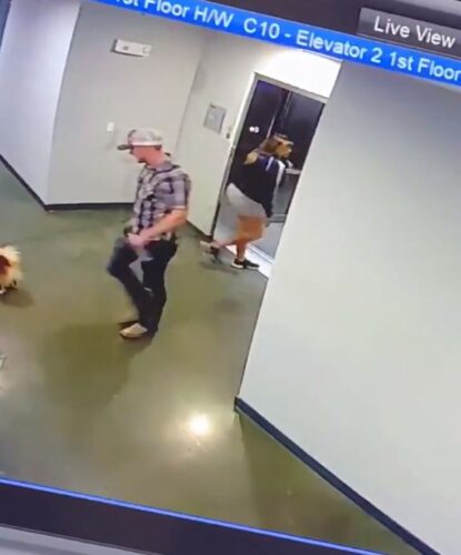 エレベーターに愛犬のリードがはさまれた コンマ1秒の時間を争う決死の救出劇 もふたん